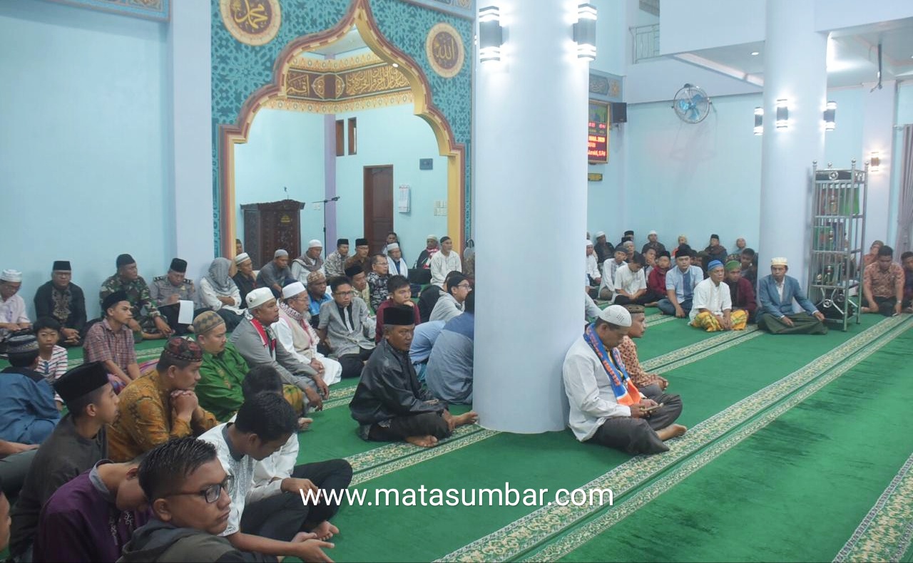 Subuh Mubaraqah, Deretan Staf Memenuih Masjid Nurul Amri