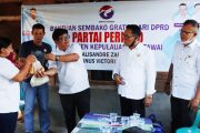 Didampingi Dua Anggota DPRD, DPD Partai Perindo Mentawai Salurkan Sembako Untuk Warga