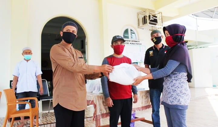 Tahap Ketiga, Masjid Nurul Furqan Kembali Salurkan Sembako Untuk 200 KK di 8 RT