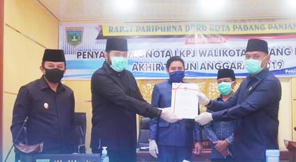 Walikota Padang Panjang Sampaikan Laporan LKPJ Tahun 2019