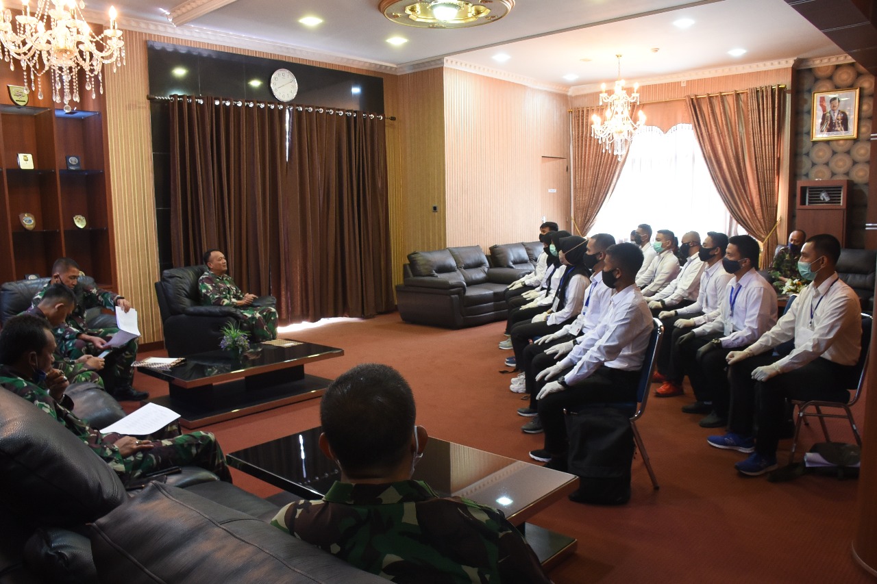 Ikuti Seleksi Pusat, Calon Perwira TNI Dapat Pengarahan dari Danlantamal II Padang