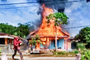 Satu Unit Rumah di Kawasan Bukit Sangkuik Terbakar, Diduga Api Dari Kompor