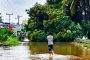 Tinjau Dua Lokasi Banjir dan Longsor, Bupati Pasbar Berikan Bantuan Beras 1 Ton