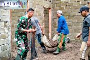 Bantuan Bedah RTLH, Satgas TMMD Bersama Warga Lakukan Penimbunan Lantai