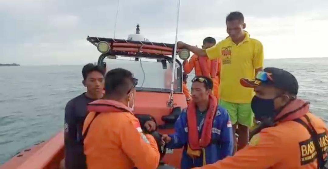 Tim SAR Gabungan Lakukan Pencarian Nelayan Hilang di Hantam Ombak di Perairan Sagulubbe'