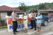 Pengujung Tahun, Polsek Sipora Salurkan 120 Paket Beras Polri di 2 Posko Desa Mara