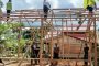 Hari Kelima Pengerjaan Rehab RTLH Milik Rohim Sudah Memasuki Tahap Pemasangan Atap Seng