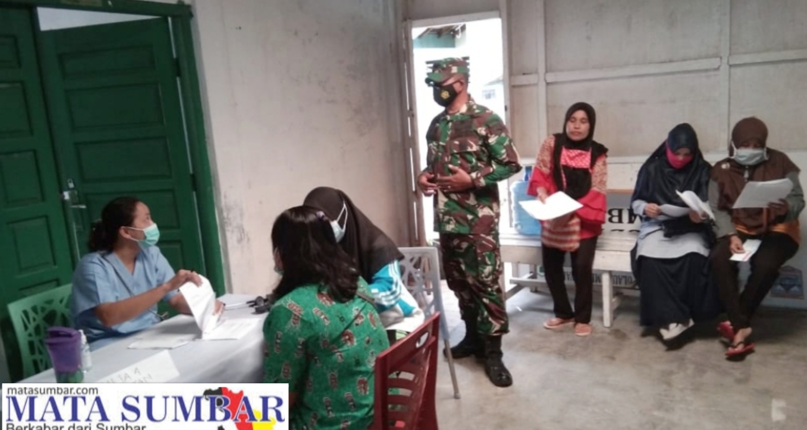 Vaksinasi Lanjutan Kepada Guru dan ASN di Dampingi Koramil 02/Muara Siberut