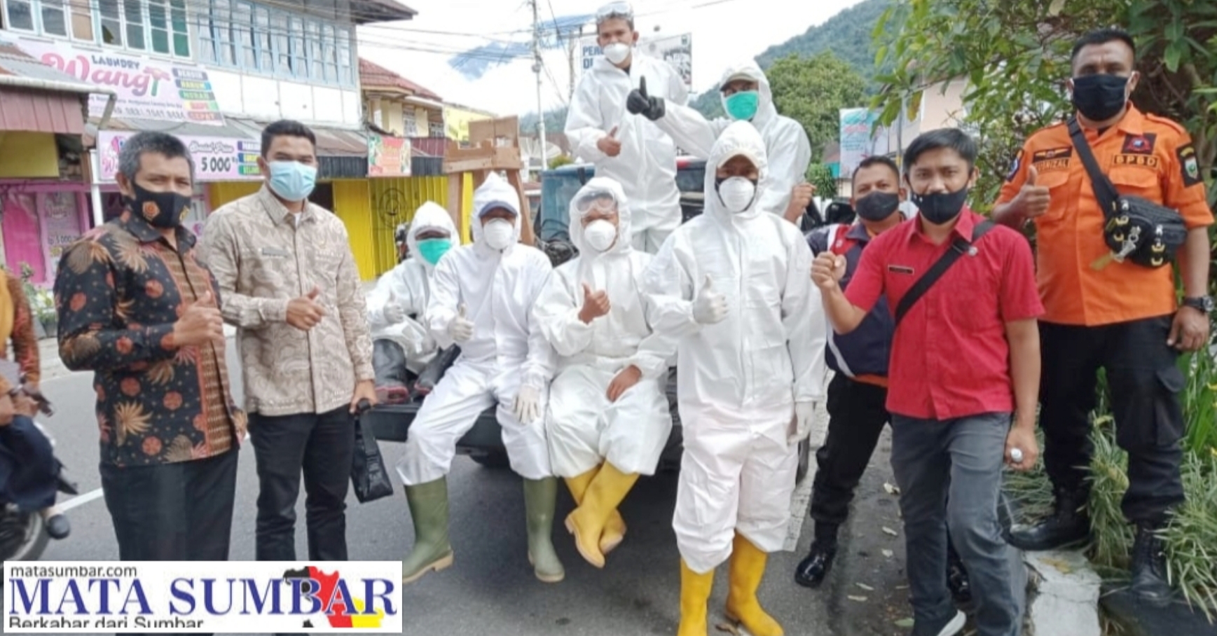 Upaya Pencegahan Covid, Kelurahan Paus Beraksi Kembali Lakukan Penyemprotan Disinfektan