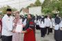 Kakanmenag Serahkan 6 Sertifikat Halal Kepada Pelaku Usaha IKM di Padang Panjang