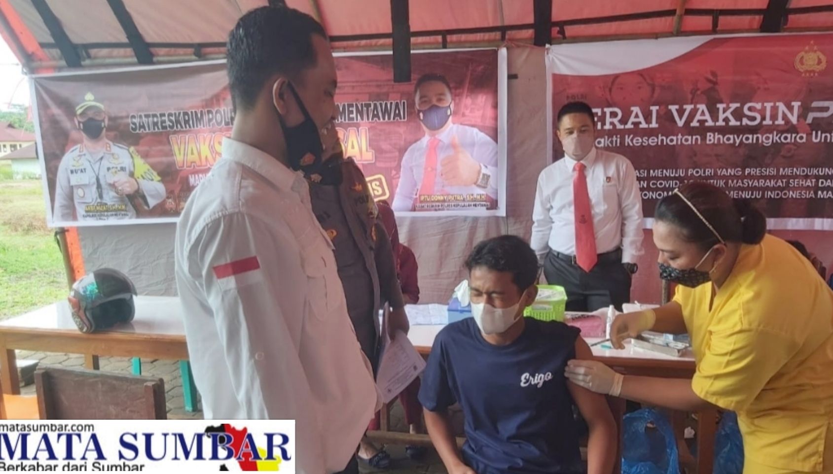 Satreskrim Polres Mentawai Bersama Dinkes Gelar Vaksinasi di SMAN 2 Sipora