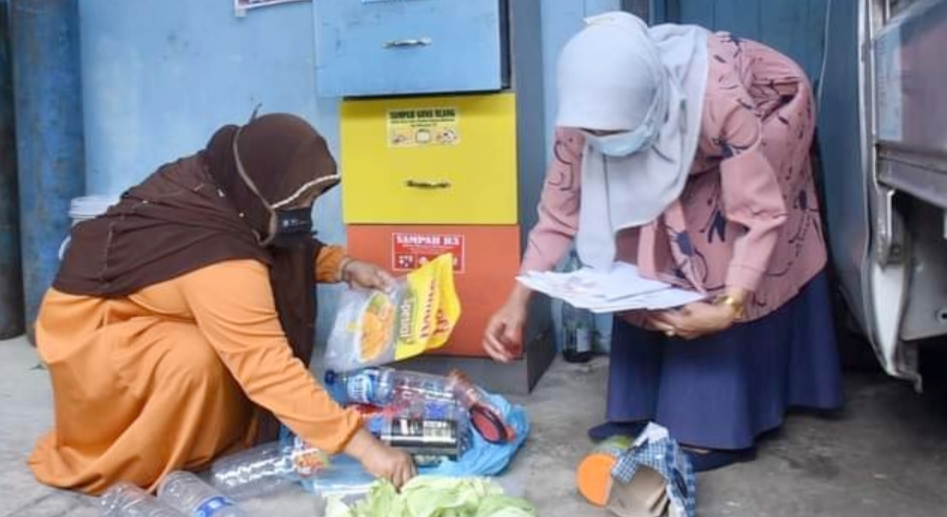 Dasawisma Bougenville Kelurahan Bukit Surungan Dukung Kegiatan WCD, Pilah Sampah Dari Rumah, Bersatu Untuk Indonesia Bersih