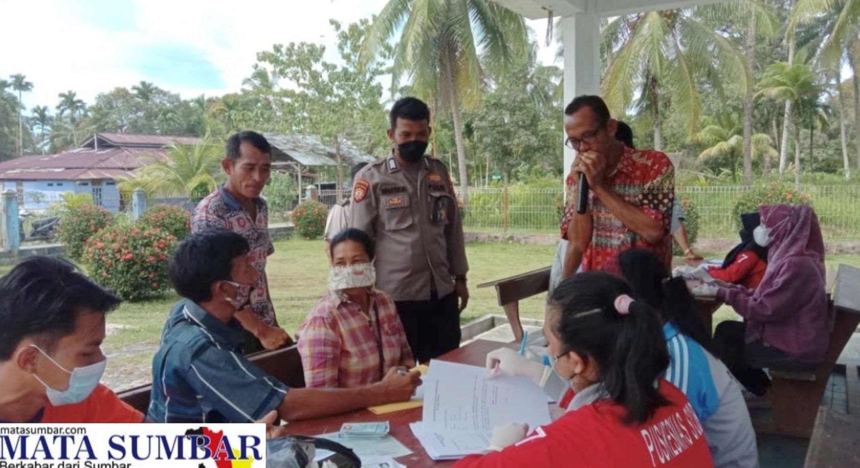 Capaian Vaksinasi Terus di Tingkatkan, Polsek Sipora Gelar Vaksinasi TNI-Polri di Desa Matobe
