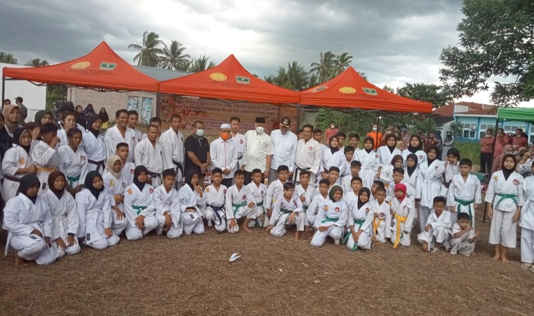 Latihan Bersama di ALKC Payakumbuh, Atlet Junior Karateka di Sambangi Gubernur Sumbar