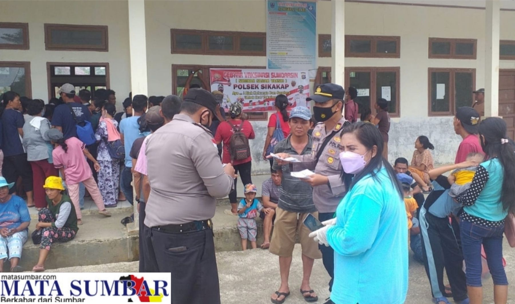 Polsek Sikakap Terus Bekerja Keras Sukseskan Vaksinasi di Daerah Jauh Dari Jangkauan