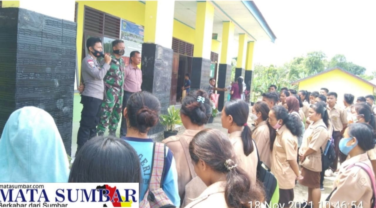 Rekrutmen TNI-AD di Sosialisasikan Koramil 02 Muara Siberut di SMA 1 Sibaday