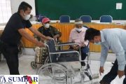 Bantuan Kursi Roda Dari Balai Mulia Jaya di Salurkan DSPPKBPPPA Kepada Disabilitas