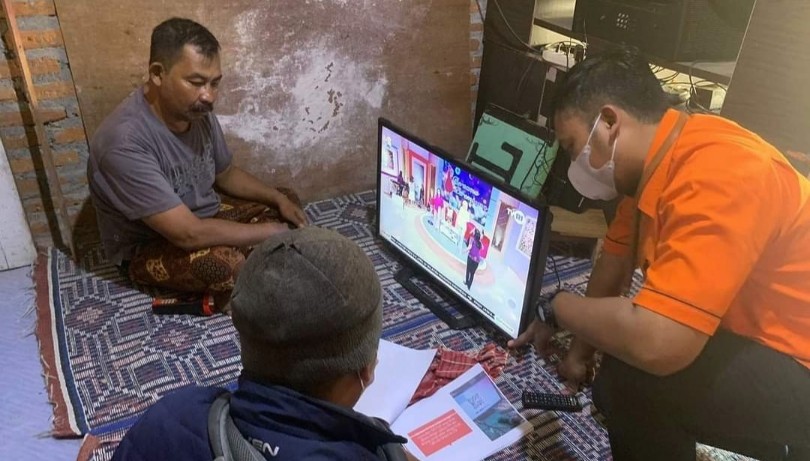 Dukung Digitalisasi Televisi, Pos Indonesia Salurkan Bantuan STB Untuk Masyarakat Kurang Mampu