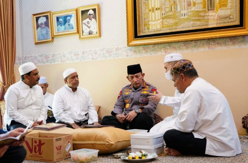 Takziah di Rumah Duka Habib Zen Bin Umar, Kapolri : Beliau Sosok Orang Yang Sangat di Hormati