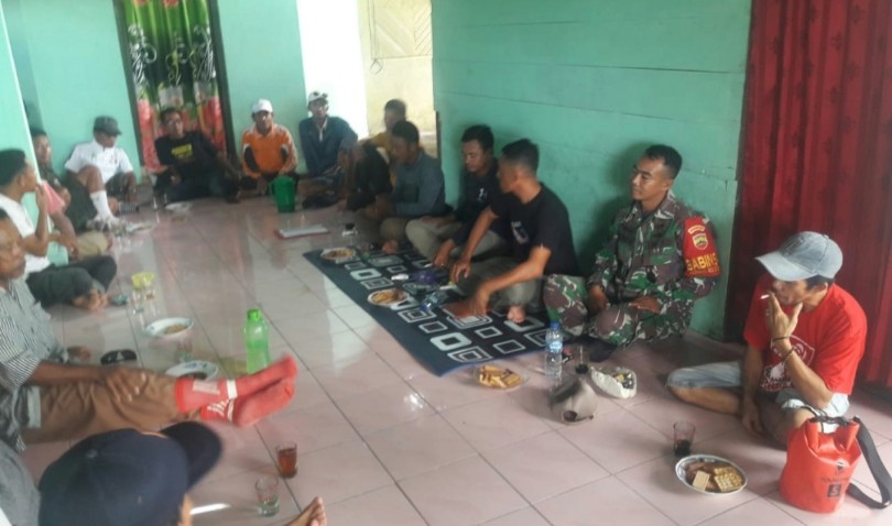 Monitoring Wilayah di Dusun Pukarayat, Babinsa Serka Dendi Silahturahmi Dengan Warga Binaan