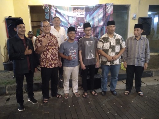 Launching Warung Sate Ustad H. Ahmad Peci Dimeriahkan Life  Musik