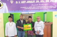 Safari Ramadhan di Siberut, Wagub Sumbar Serahkan Bantuan