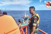Anggota Kodim 0319 Mentawai Bantu Pencarian Kapal Nelayan Mati Mesin di Perairan Siberut
