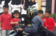 Melatih Semangat dan Motivasi SDN.09 Batusangkar Berbagi Takjil Di Bulan Ramadhan