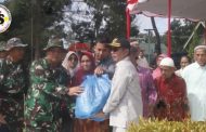 Masyarakat Mentawai Terima Paket Sembako di Pembukaan TMMD Ke-116
