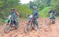 Gunakan Motor Trail, Dansatgas TMMD Ke-116 Tinjau Perkembangan Pembukaan Jalan
