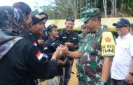 Keakraban Insan Pers Dengan Katim Wasev Saat Kunjungi Mentawai