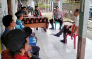 Komsos Babinsa Pelda Pangles di Desa Muntei Terkait Ternak Memakan Tanaman Warga