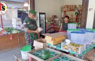 Babinsa Serka Hotman Pantau Perkembangan Harga Sembako di Warung