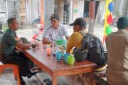 Sambut HUT RI, Babinsa Serka Dendi Komsos Dengan Ketua Karang Taruna Desa Tuapeijat