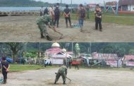 Koramil 04 Sikakap Goro Bersama Bersihkan Lapangan Upacara