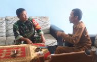 Komsos Dengan Camat Sipsel, Babinramil 03 Sipora Ingatkan Warga Tidak Membakar Sembarangan 