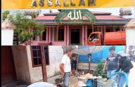 Atasi Kekeringan, BPBD Mentawai Distribusikan Air Bersih di Fasum dan Masyarakat