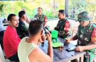 Bahas Ekonomi, Danramil 03 Sipora Bersama Babinsa Komsos Dengan Warga Desa Goiso'oinan