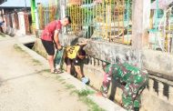 Peduli Lingkungan, Babinramil 04 Sikakap Goro Bersama Bersihkan Fasum