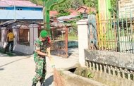 Motivasi Warga, Personel Koramil 04 Sikakap Lakukan Giat Jumat Bersih