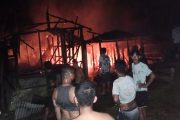 Diduga Arus Pendek, Satu Unit Rumah di Desa Saureinu' Terbakar