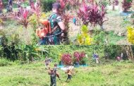 Karbak Koramil 04 Sikakap Bersama Warga Bersihkan Lokasi Pemakaman di Dusun Mabolak