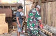 Motivasi Warga, Babinramil 04 Sikakap Sambangi Perabot Kayu