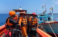 Mati Mesin di Pulau Pitoijat, Tiga Nelayan Berhasil di Selamatkan Tim SAR Mentawai