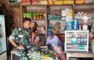 Sambangi Pedagang, Babinramil 01 Sikabaluan Bahas Perkembangan Harga Sembako