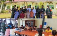 106 Paket Makan Bergizi di Bagikan Kodim 0319 Mentawai Kepada Pelajar