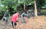 Satgas TMMD 123 Mentawai Bantu Warga Tanam Ubi di Dusun Bukit Subur