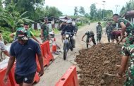 Satgas TMMD Goro Bersama Timbun Jalan Penghubung Km.8 Sipora Jaya