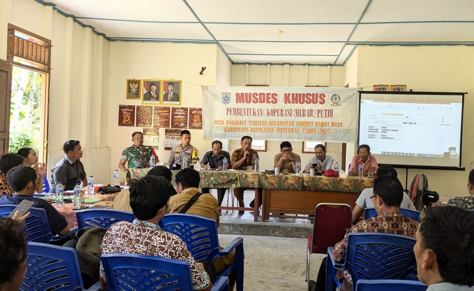 Babinsa Serda Iswendra Hadiri Musdes Pembentukan Koperasi Merah Putih Desa Pasakiat Taileleu
