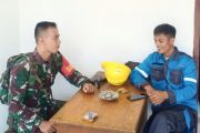 Perkuat Komunikasi, Babinramil 02 Muara Siberut Lakukan Komsos Dengan Petugas PLN